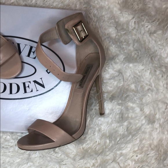 Shoes - Picture 2 of 4